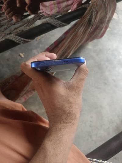 muja paso ki urgent zurat ha