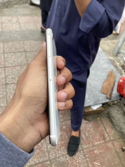 Apple iPhone SE 3 (2022)