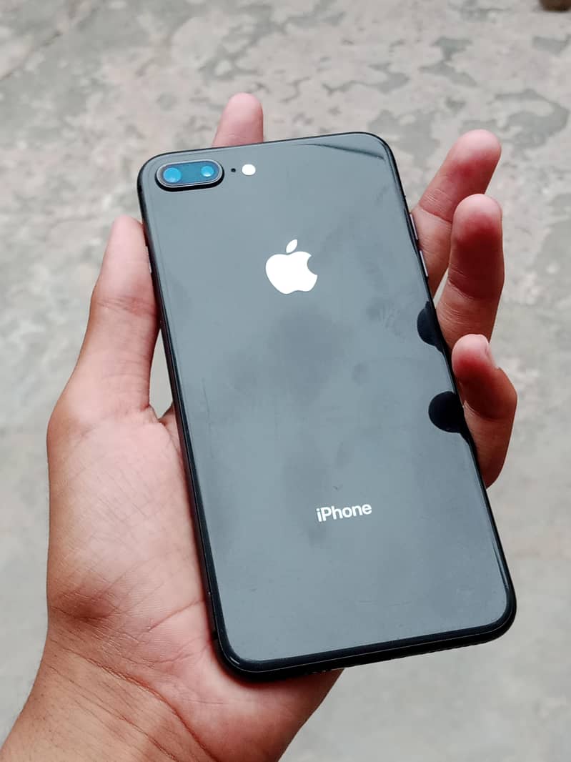 Apple iPhone 8 Plus 0