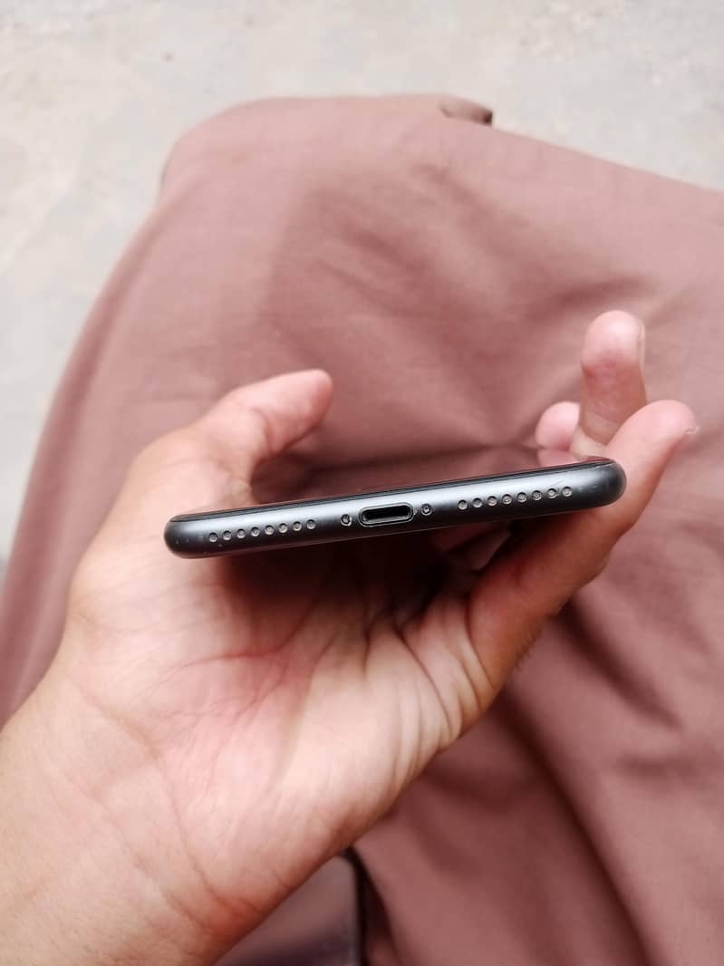 Apple iPhone 8 Plus 2