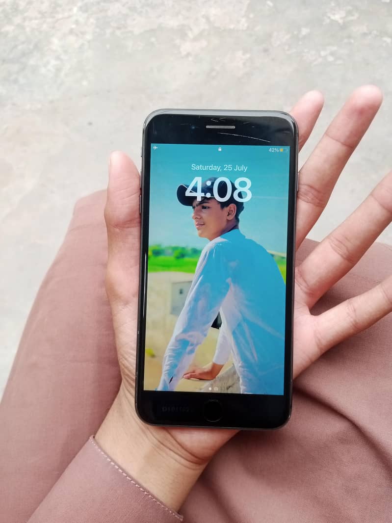 Apple iPhone 8 Plus 4