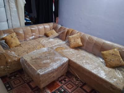 6 seater sofa set with table and cusions