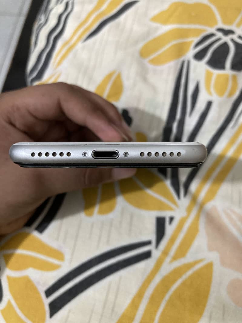 Apple iPhone SE 3