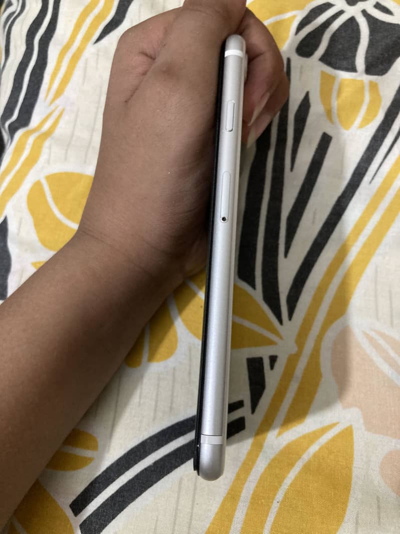 Apple iPhone SE 4