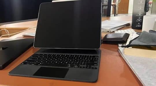 Apple iPad Pro M5 complete box