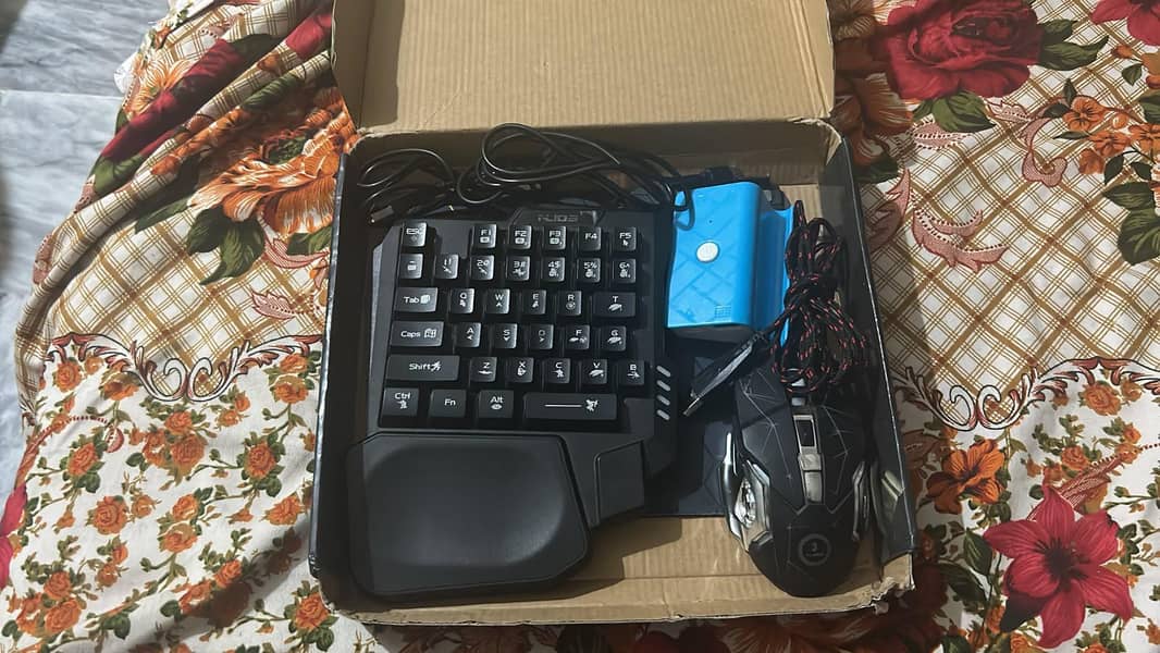 one hand gaming setup 11