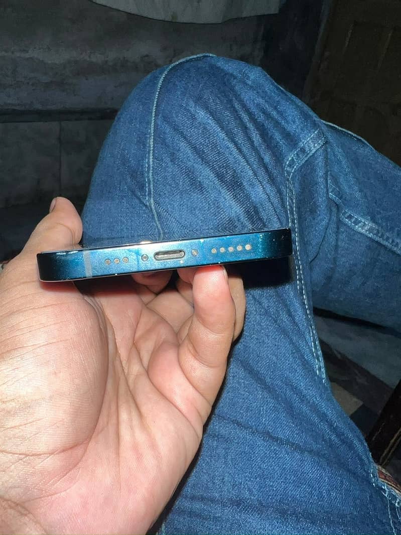 Apple iPhone 13 3