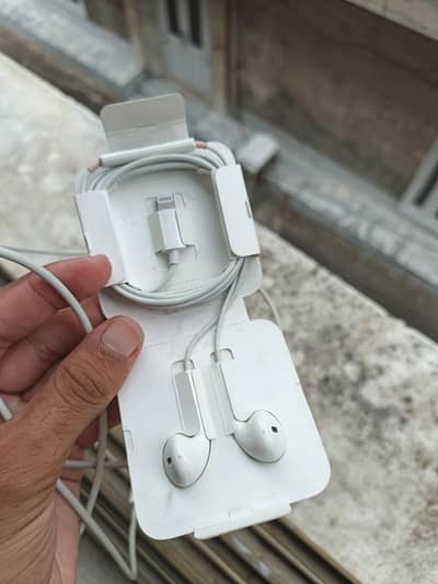 Brand New iphone handfree
