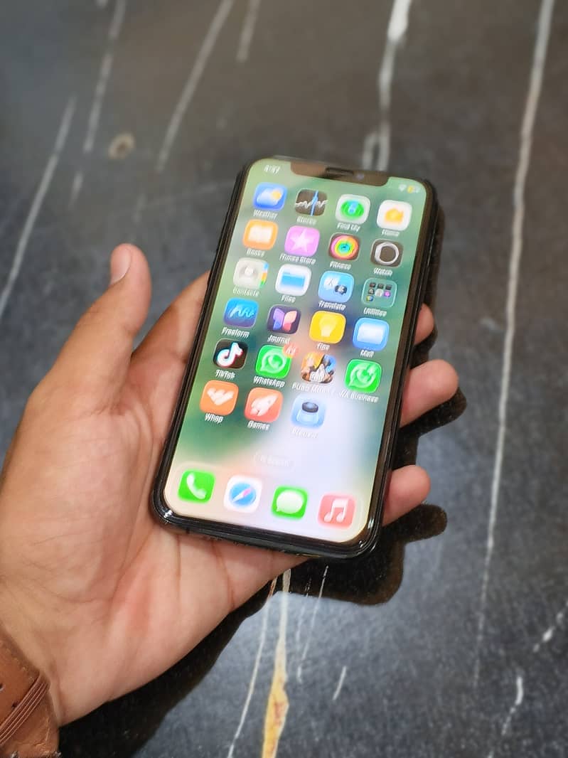 iPhone 11 Pro 1