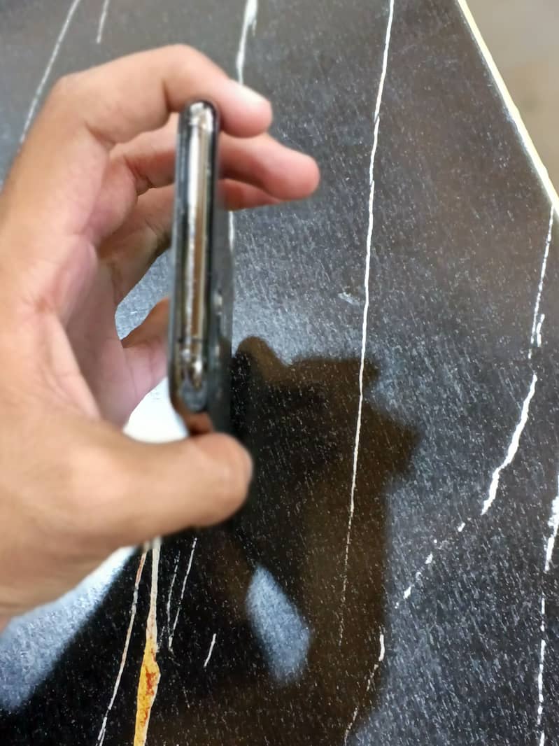 iPhone 11 Pro 2