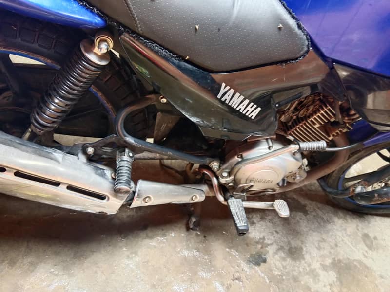 YBR125 0