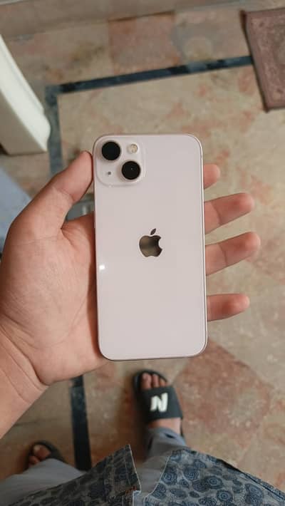 Apple iPhone 13