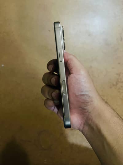 Apple iPhone 16 Pro