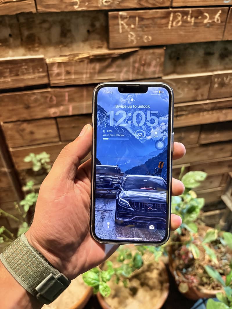 Apple iPhone 13 1