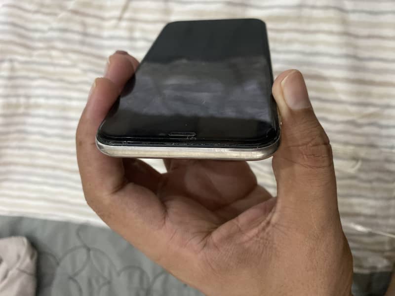 Apple iPhone X 3