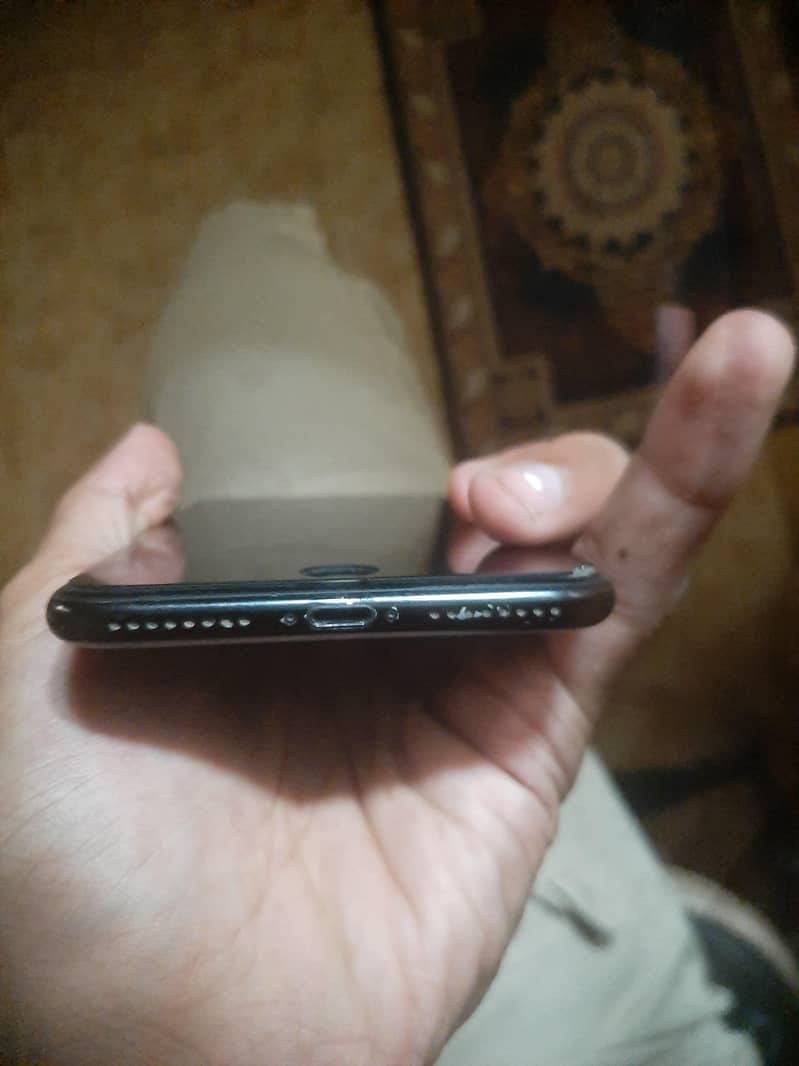 Apple iPhone 7 Plus 1