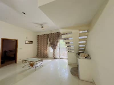 1 Kanal Single Story For Rent