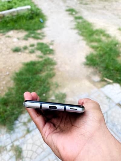 Sharp Aquos R3