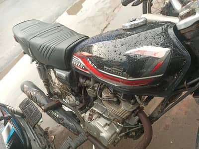 CG Honda 125 Geniun Tenki Mily ge Sath otar k rakhi