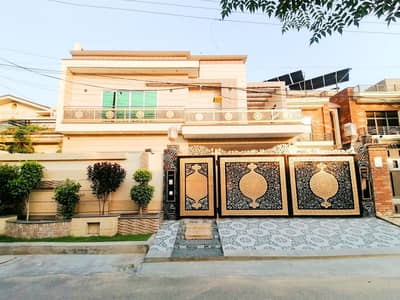 Prime Location 1 Kanal House Is Available For Sale