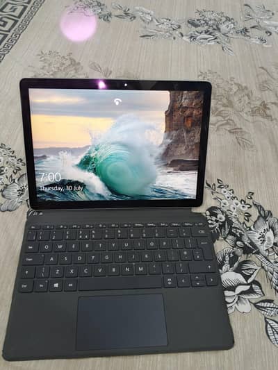 Microsoft surface Go 2 8/128 core i5 8gen low powdered  condition 8/10