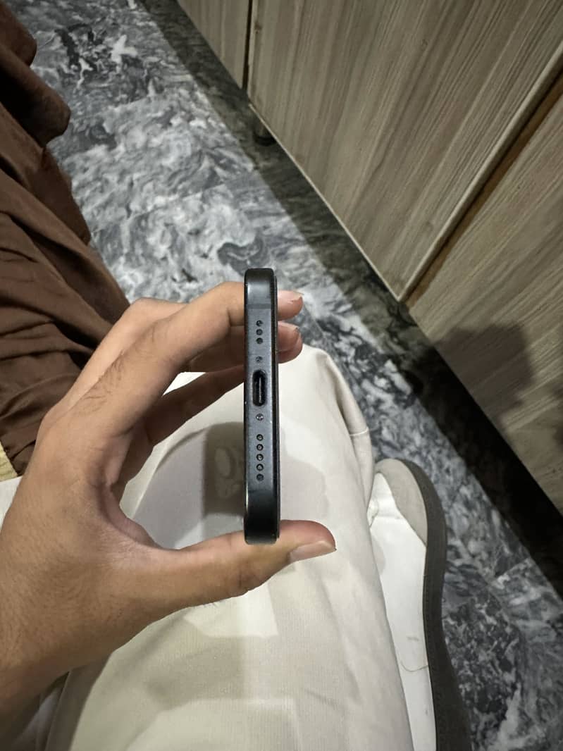 Apple iPhone 15 8