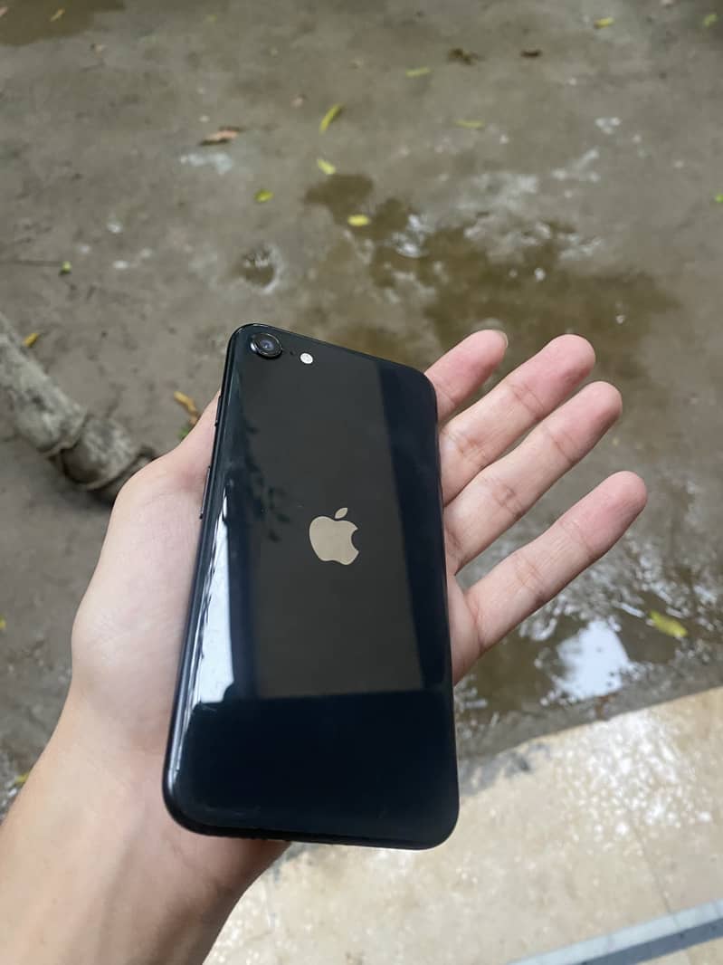 iPhone Se2 3