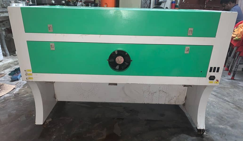 CNC MACHINE SINGLE HEAD 8