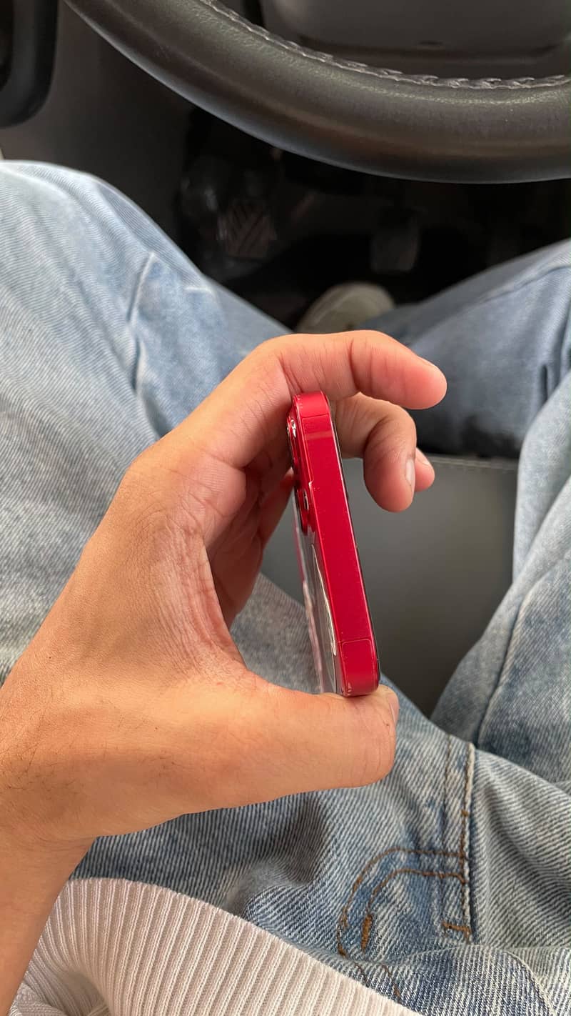 Apple iPhone 13 4