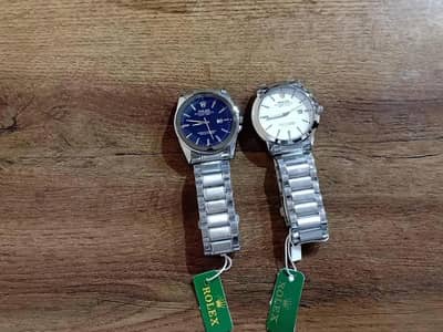 Men's stainless steel round dial watch blue and white