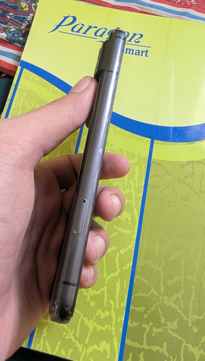 Google Pixel 8 4