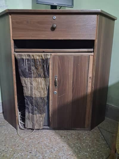 Corner Computer Table