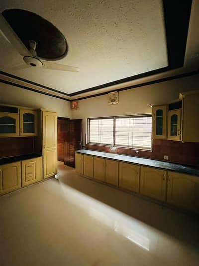 1 Kanal Lower Lock Upper Portion 3 Beds