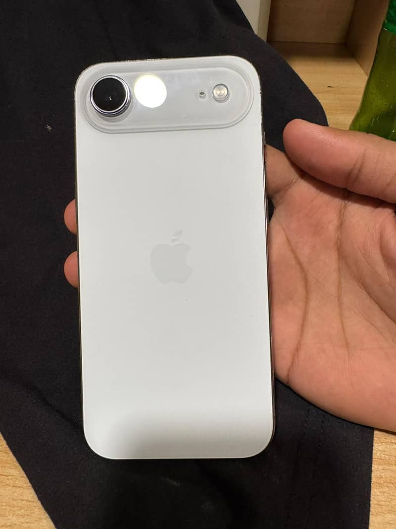 Apple iPhone 17 1