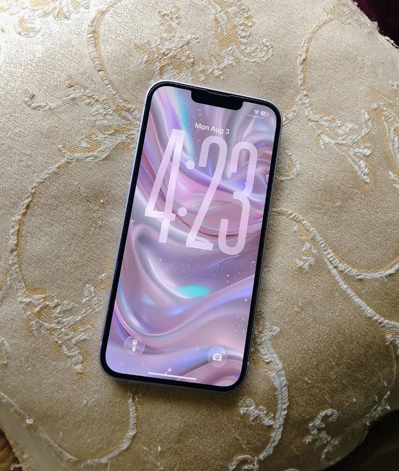 Apple iPhone 14 3