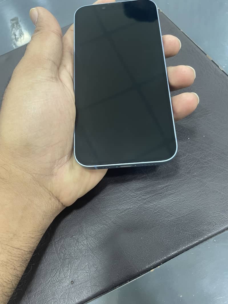 Apple iPhone 14 3