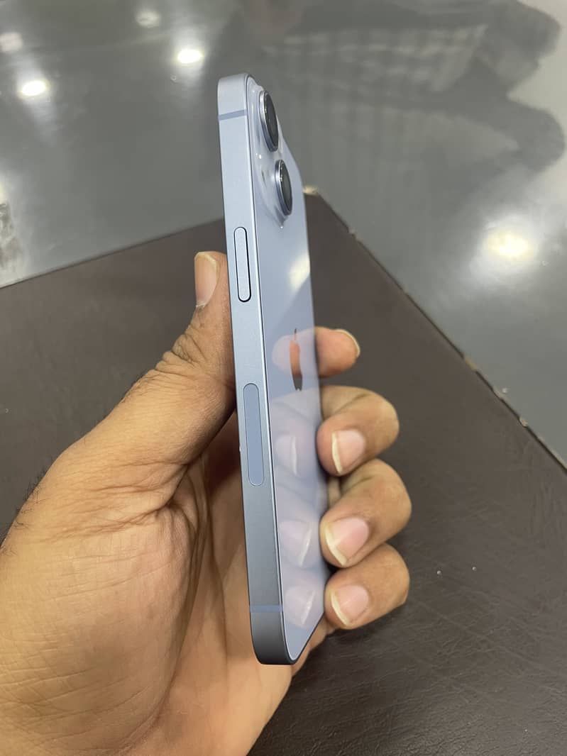 Apple iPhone 14 4