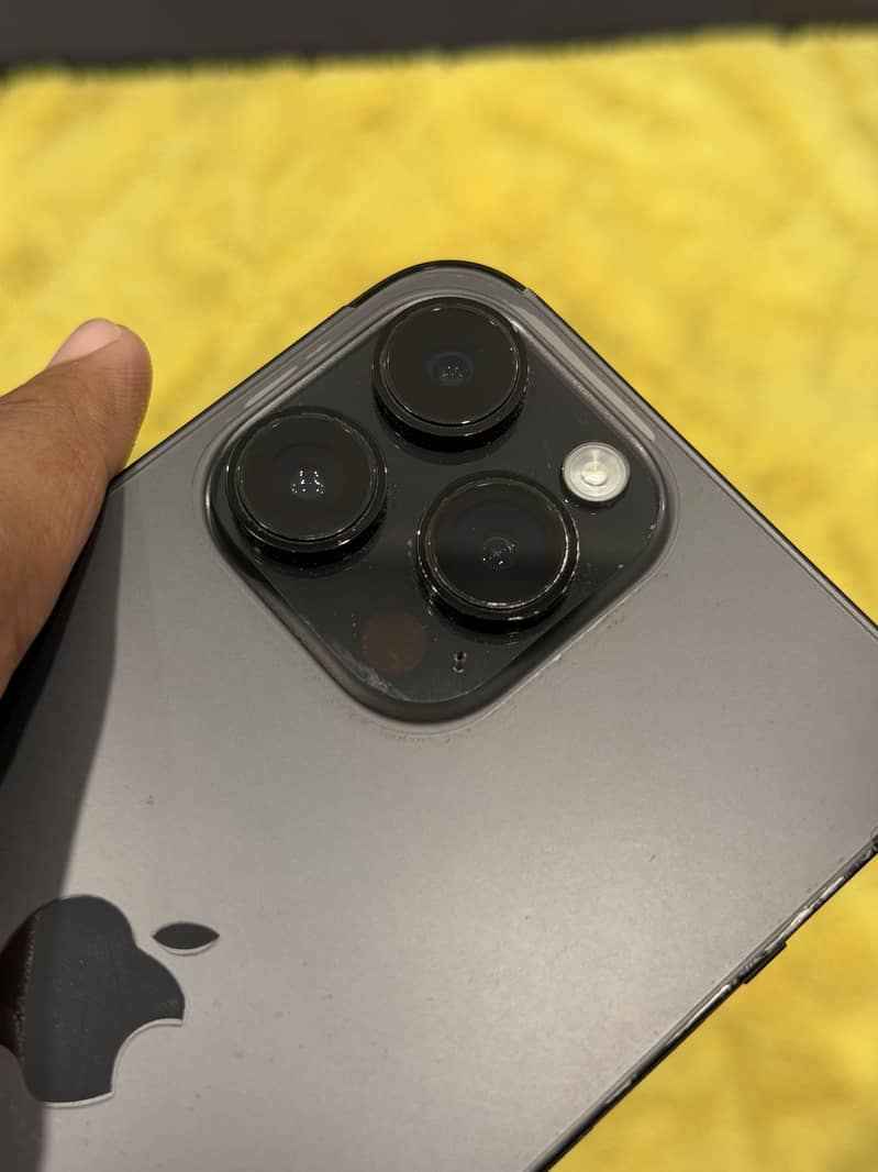 Apple iPhone 14 Pro Max 1