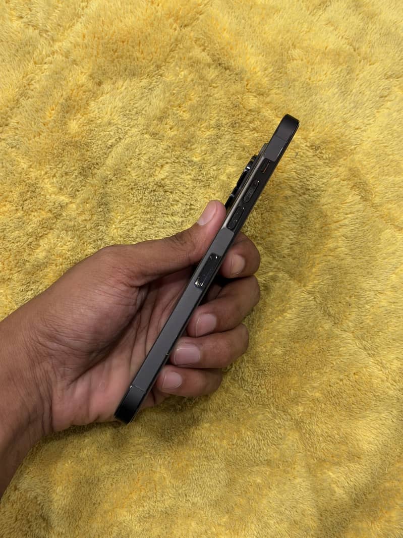 Apple iPhone 14 Pro Max 4