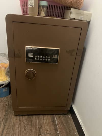 HEAVY DUTY STEEL LOCKER FOR SALE