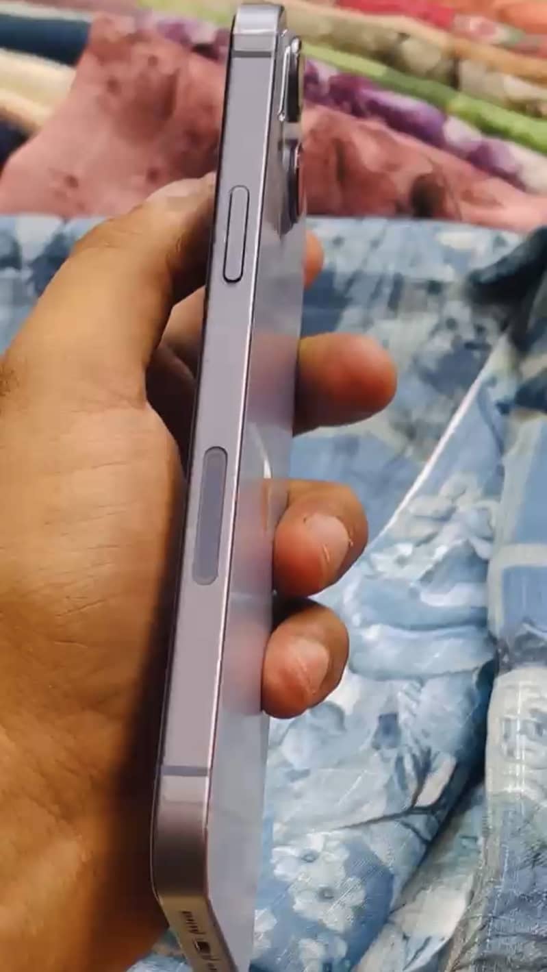 Apple iPhone 14 plus 3
