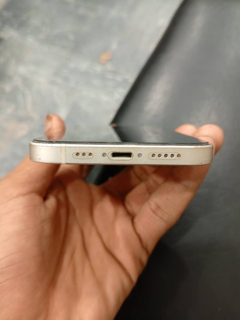 Apple iPhone 12 2