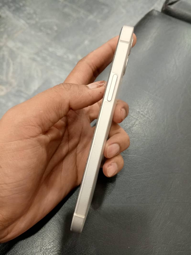 Apple iPhone 12 3