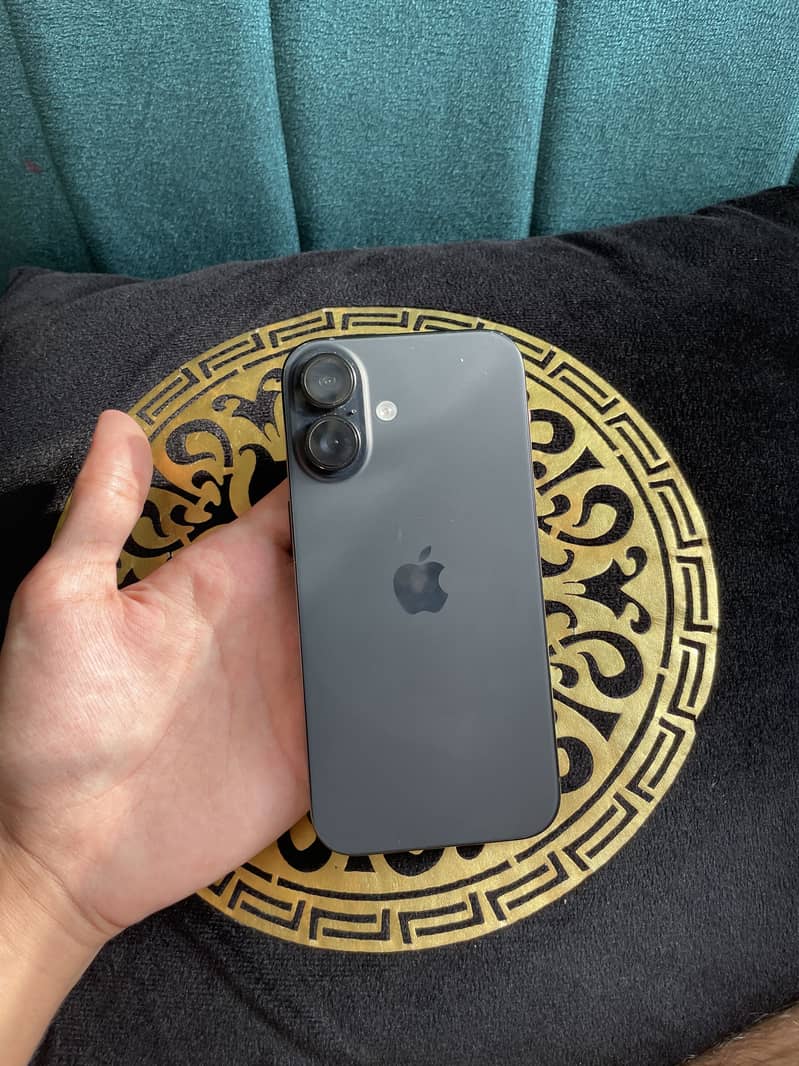 iPhone 16 1