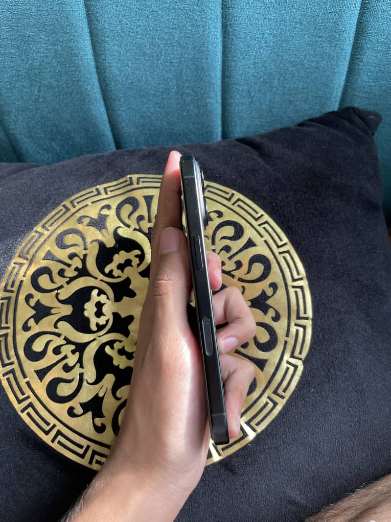 iPhone 16 2