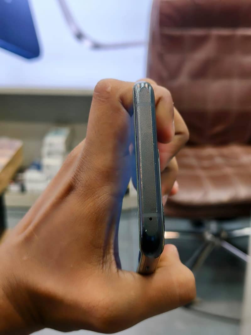 One Plus 10 Pro 4