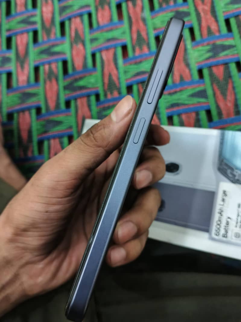 OPPO A6k 4