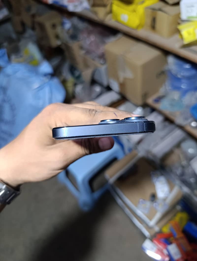 Apple iPhone 15 Pro Max 3