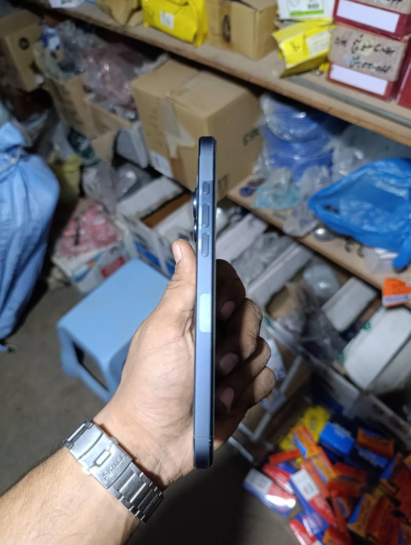 Apple iPhone 15 Pro Max 5