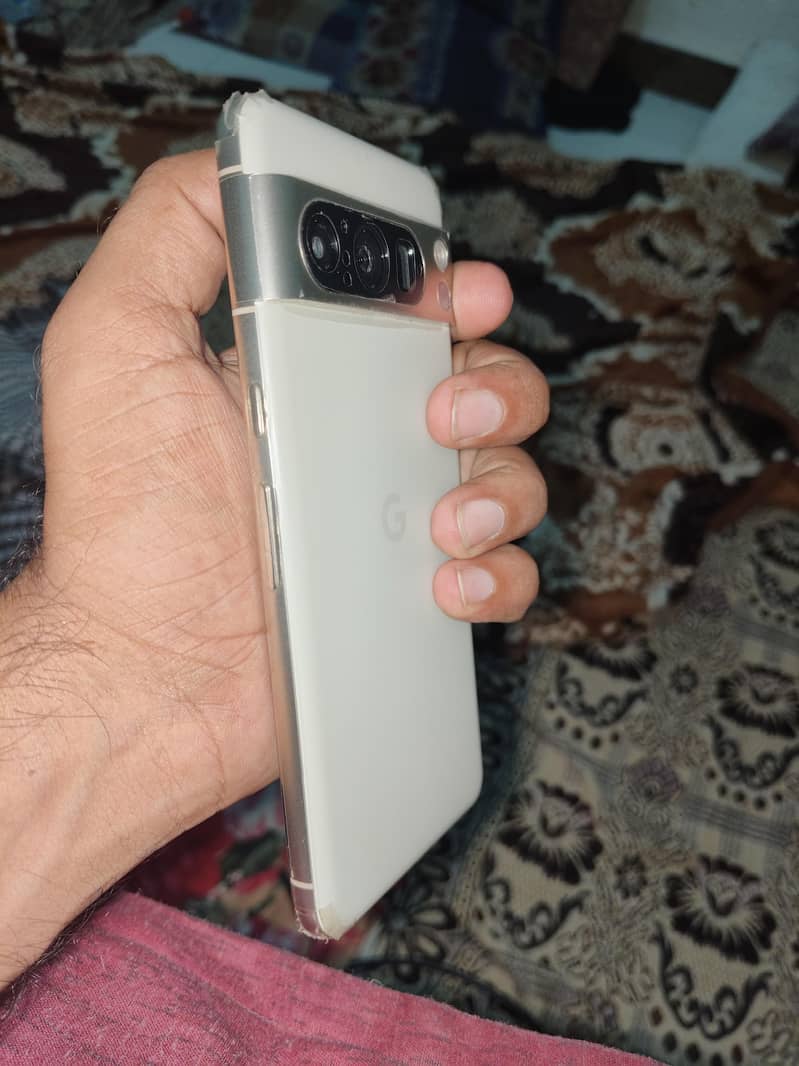 Google Pixel 8 Pro 7